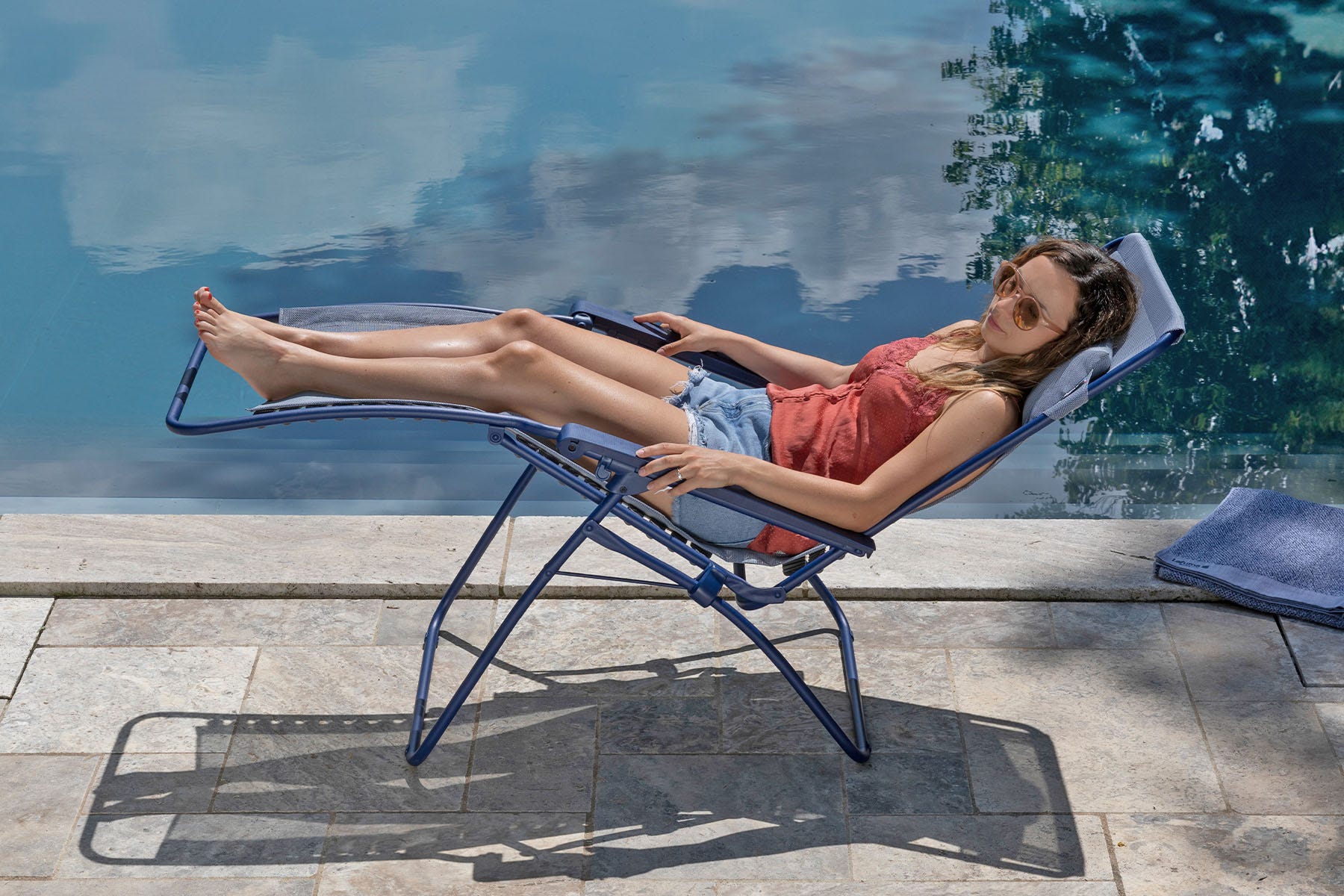 Memphis-Stil auf Gartenmöbeln, Relaxstuhl Lafuma Mobilier